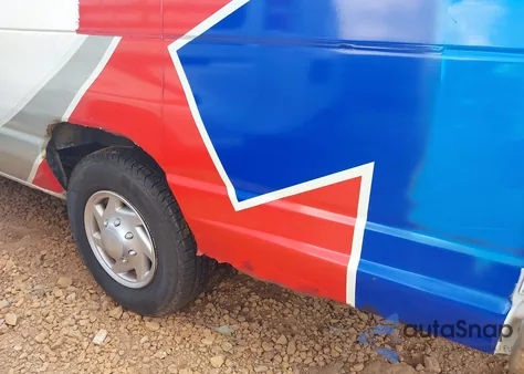 2011 Ford E-350 Super Duty Commercial из США, поврежденный, VIN 1FDSS3ES6BDA24003